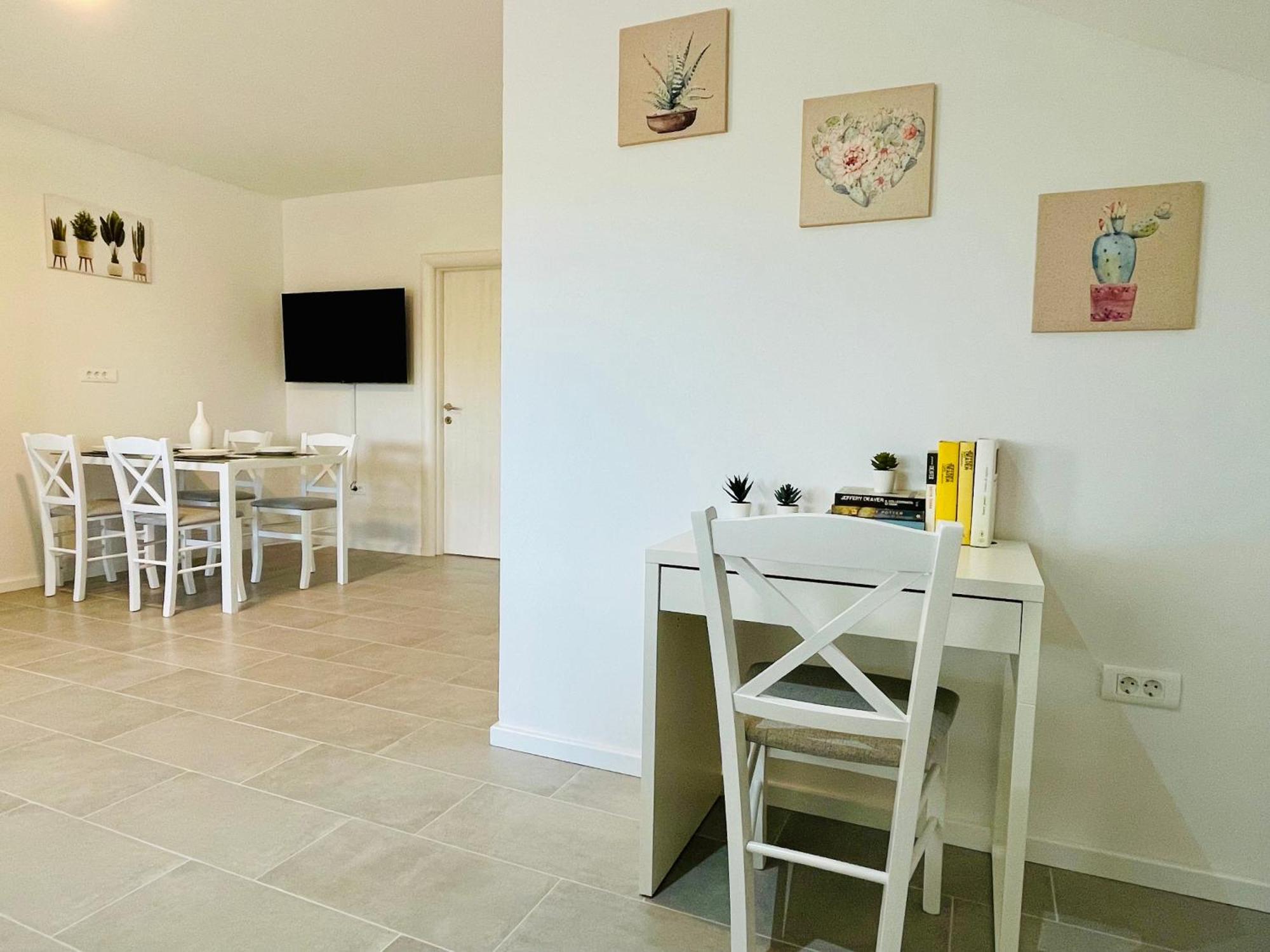 New Apartments Miya - Peroj Beach Luaran gambar